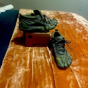 Vibram five fingers shoes women